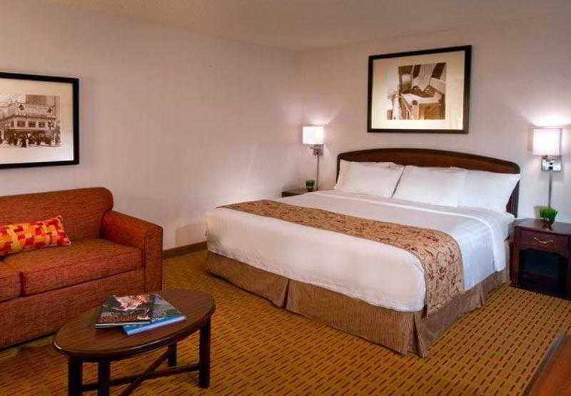 Courtyard By Marriott Portland Southeast/Clackamas Esterno foto
