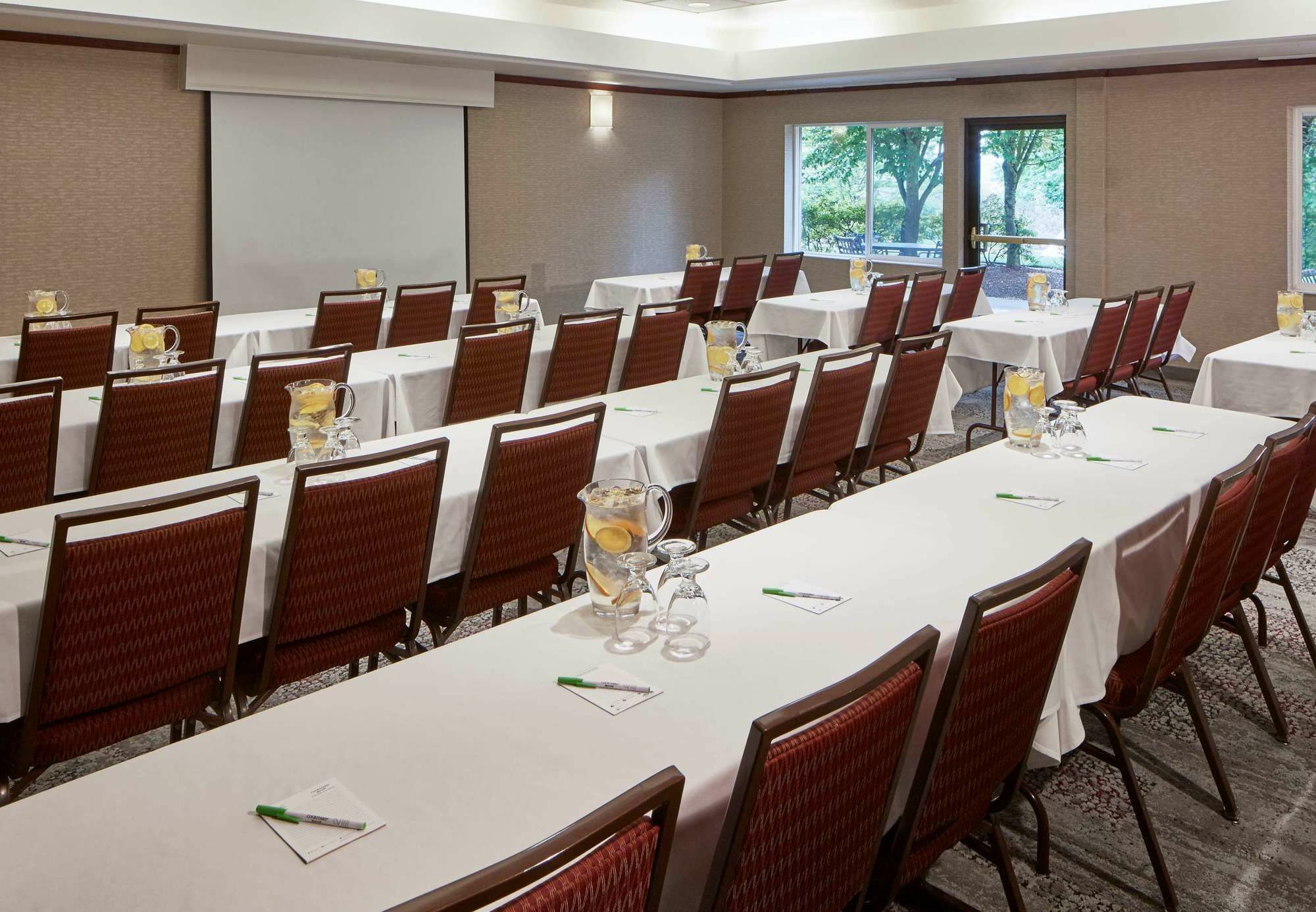 Courtyard By Marriott Portland Southeast/Clackamas Esterno foto